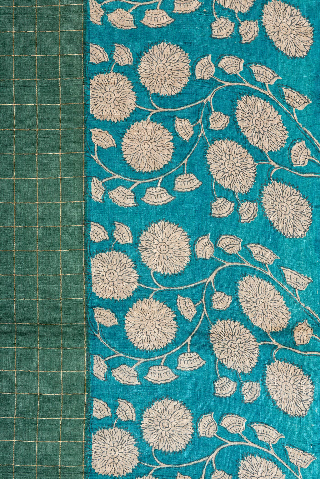 Border image of Green Dual Tone Tussar Silk Saree with Checked design on the body and Printed Border. 