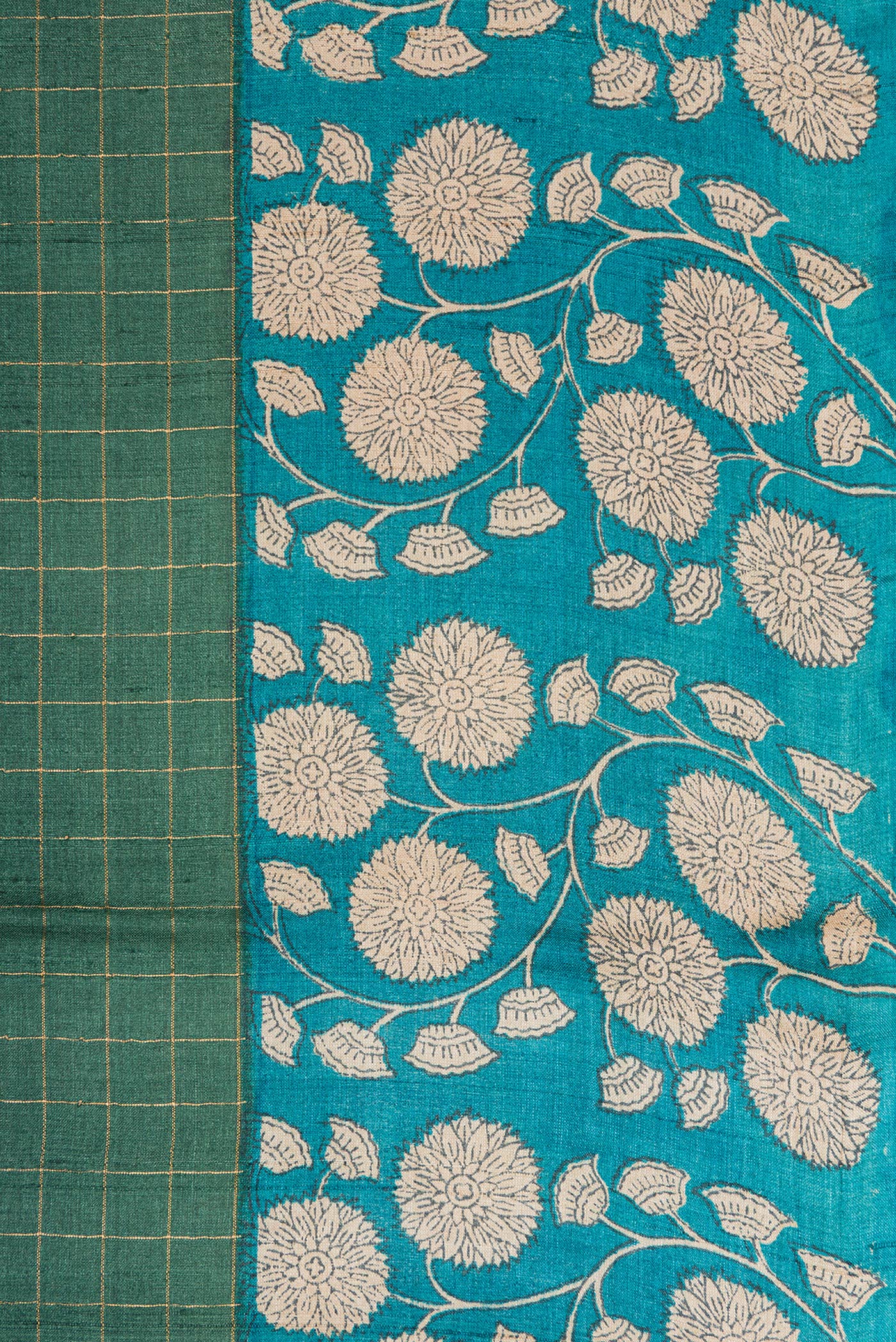 Border image of Green Dual Tone Tussar Silk Saree with Checked design on the body and Printed Border. 