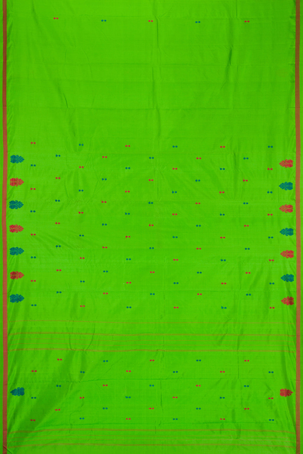 Flat view of Green Dual Tone Kanchipuram Silk Nine Yards Saree with Thread Butta on the body and Thread Border. 
