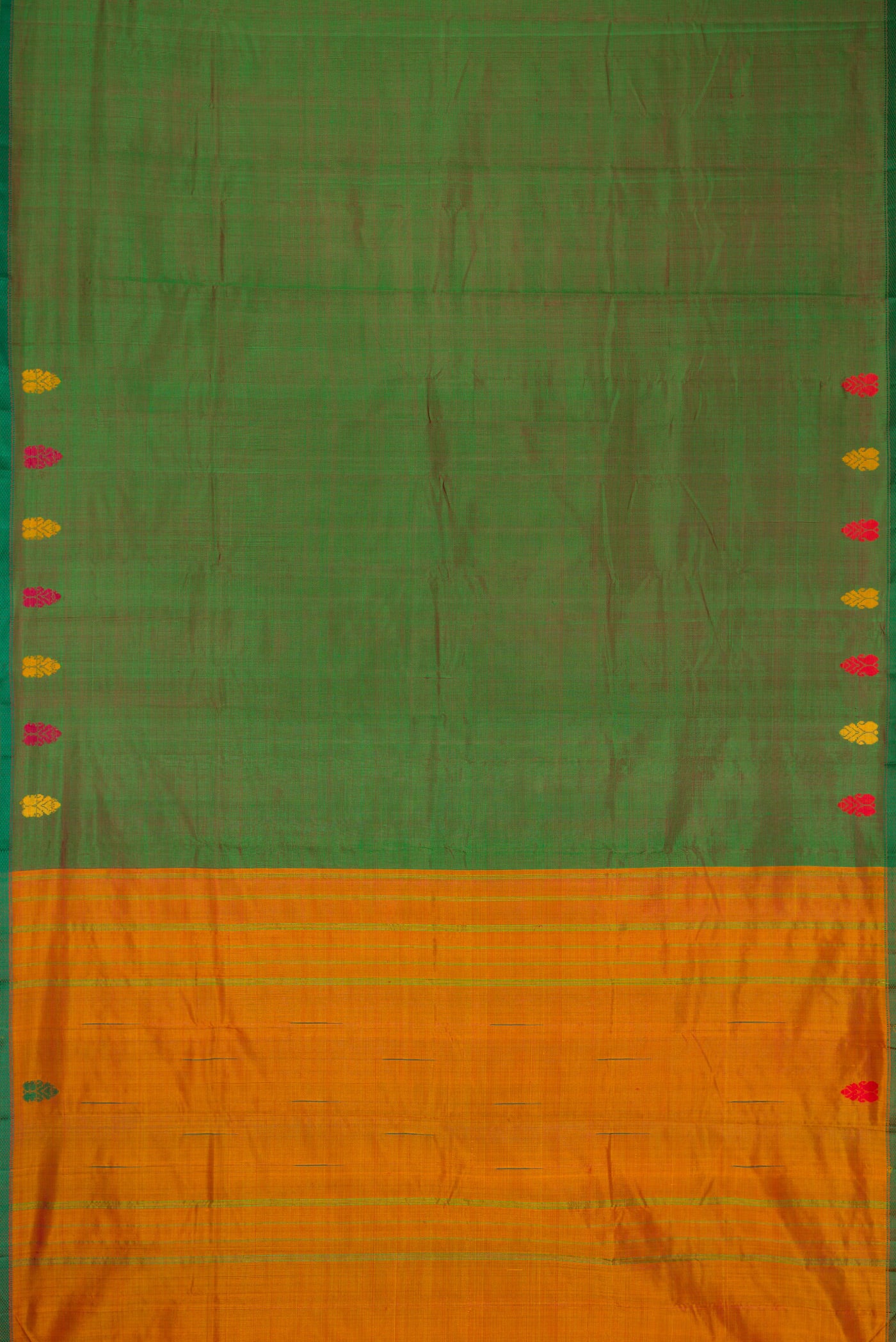 Flat view of Bottle Green Dual Tone Kanchipuram Silk Nine Yards Saree with Thread Butta on the body and Thread Border. 