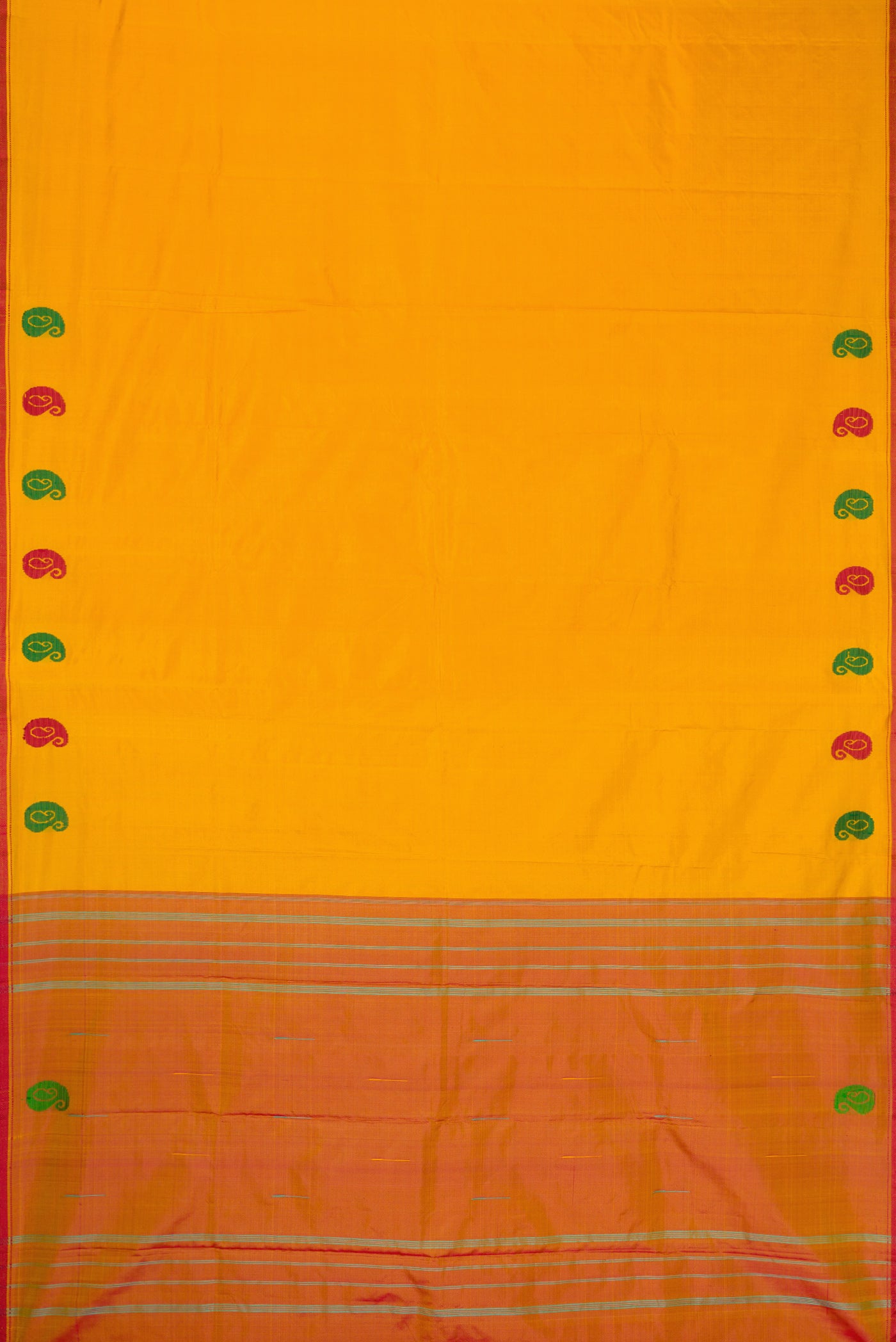 Flat view of Yellow Dual Tone Kanchipuram Silk Nine Yards Saree with Thread Butta on the body and Thread Border. 