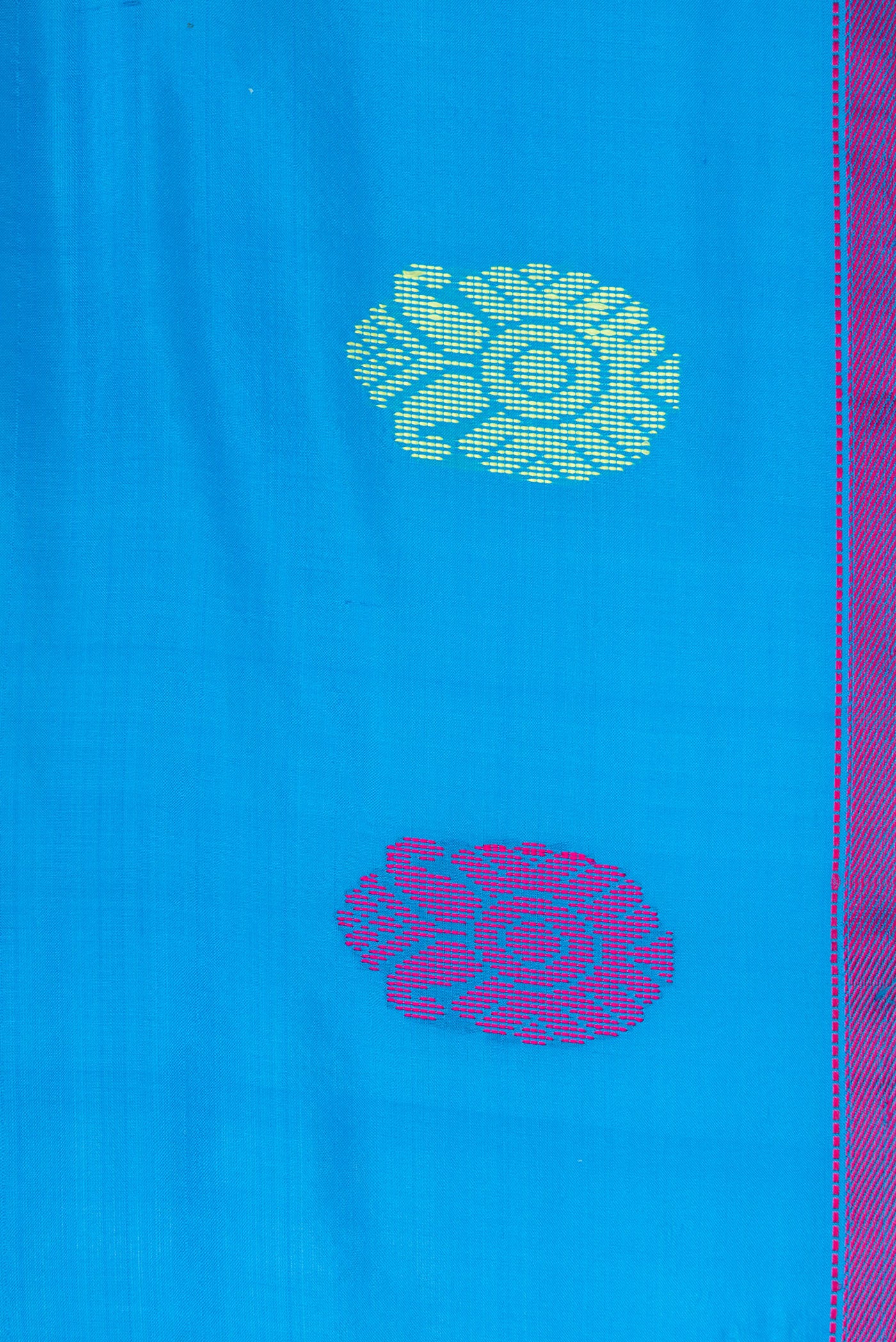 Border image of Sky Blue Dual Tone Kanchipuram Silk Nine Yards Saree with Thread Butta on the body and Thread Border. 