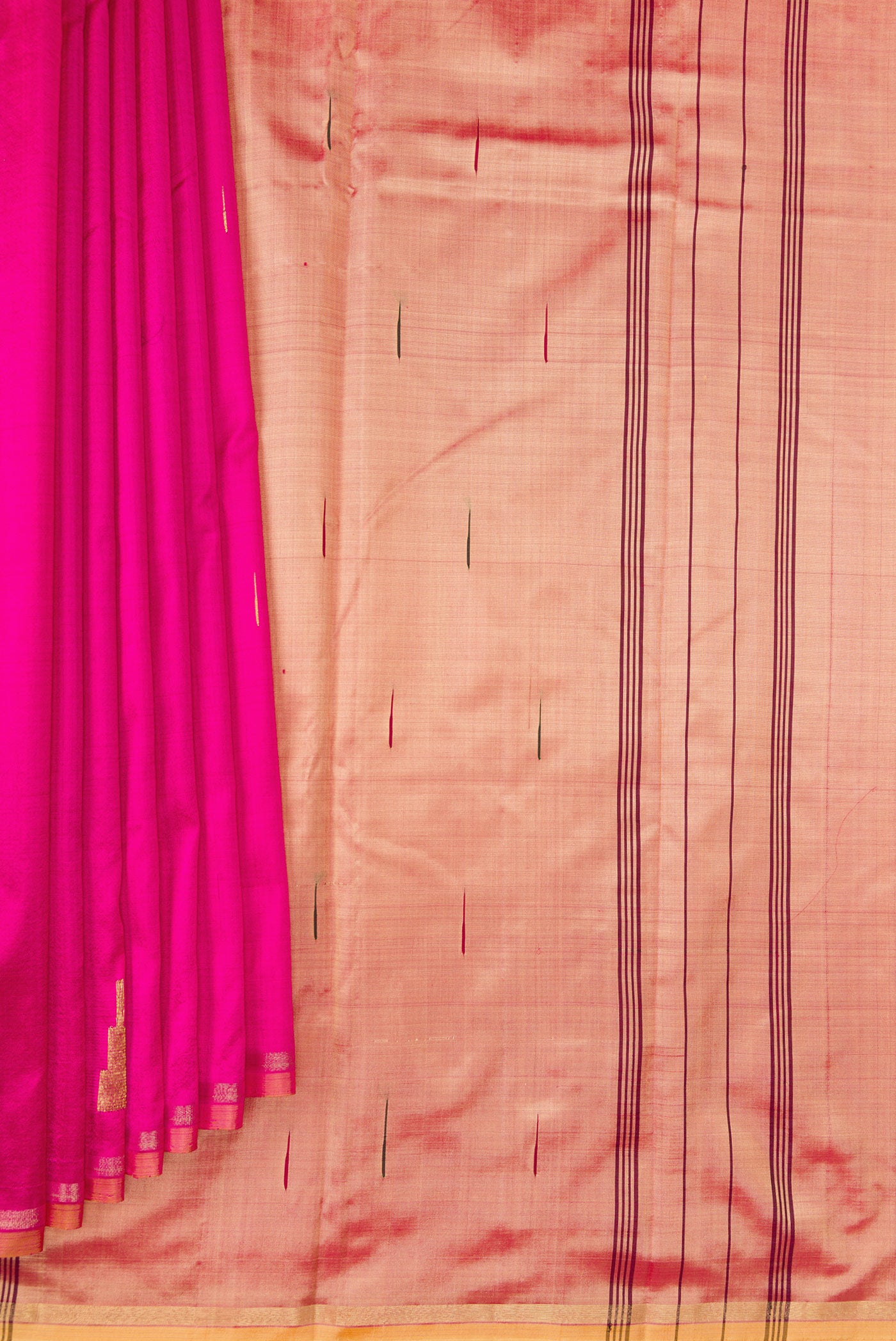 Pleats and pallu of Pink Dual Tone Kanchipuram Silk Saree with Plain Body and Zari Border. 