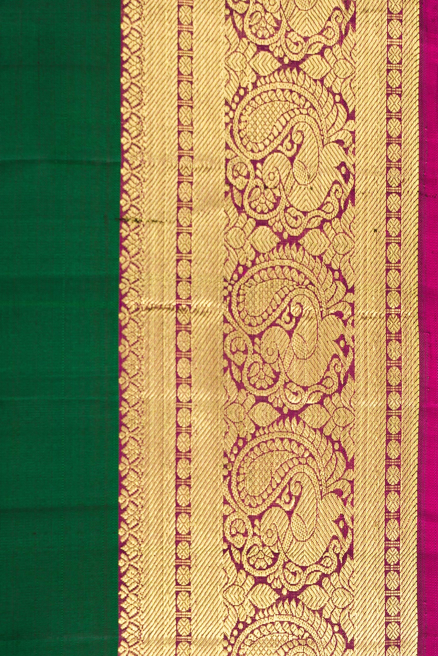 Border image of Bottle Green Dual Tone Kanjivaram Silk Saree with Zari Butta on the body and Zari Border. 