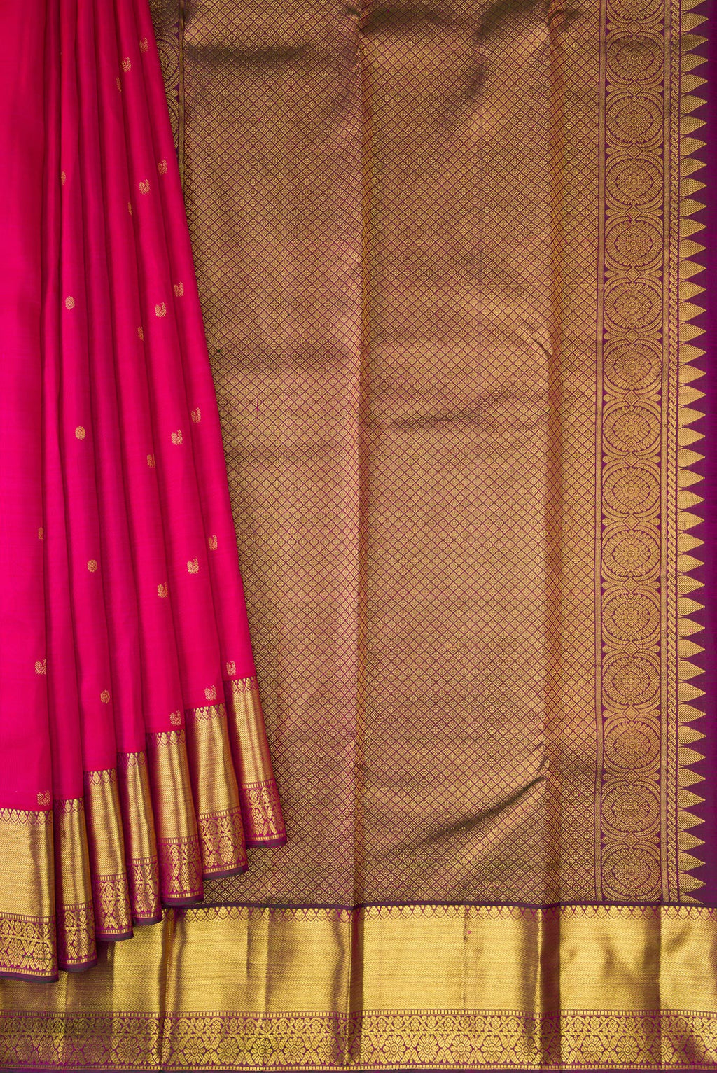 Pleats and pallu of Dark Pink Dual Tone Kanjivaram Silk Saree with Zari Butta on the body and Zari Border. 