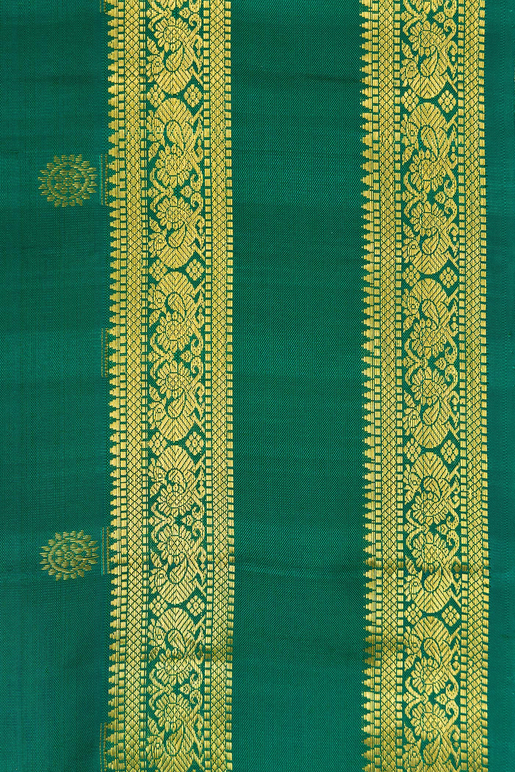 Border image of Green Dual Tone Kanjivaram Silk Saree with Zari Butta on the body and Zari Border. 