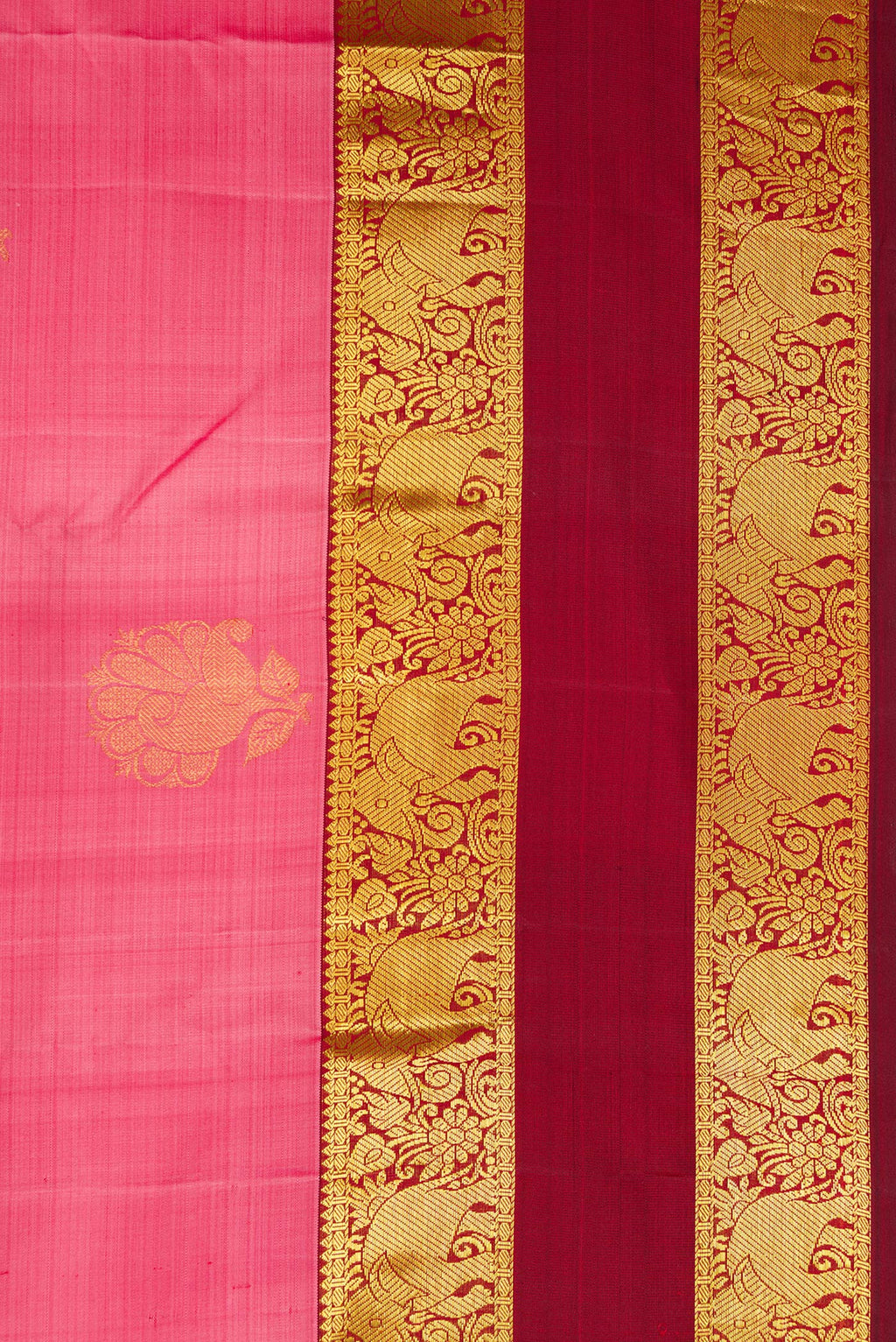 Border image of Pink Dual Tone Kanchipuram Silk Saree with Zari Butta on the body and Zari Border. 