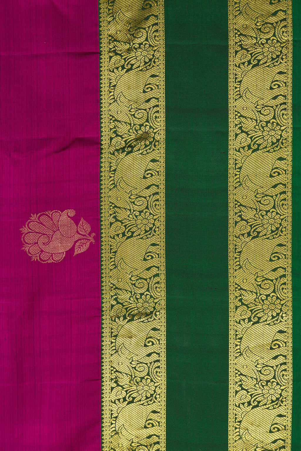 Border image of Magenta Dual Tone Kanchipuram Silk Saree with Zari Butta on the body and Zari Border. 
