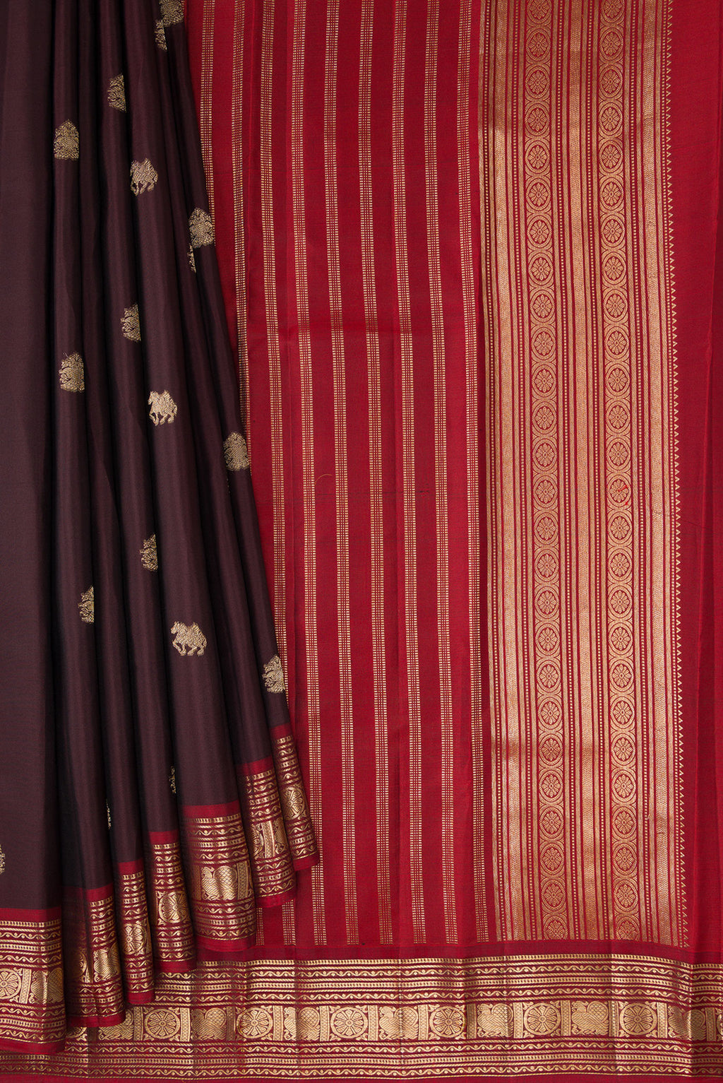 Pleats and pallu of Coffee Brown Dual Tone Kanjivaram Silk Saree with Zari Brocade on the body and Zari Border. 