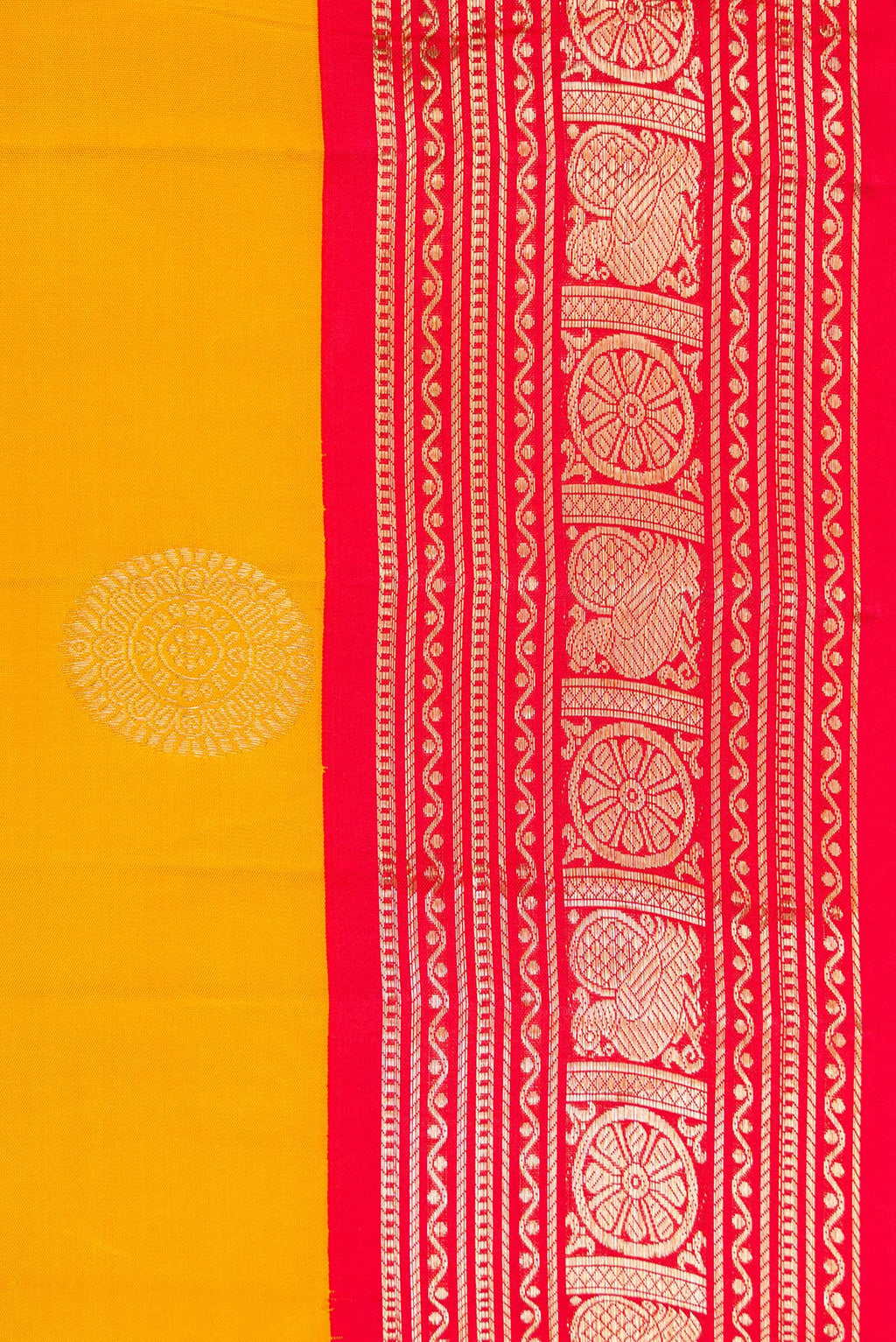 Border image of Yellow Dual Tone Kanchipuram Silk Saree with Zari Butta on the body and Zari Border. 