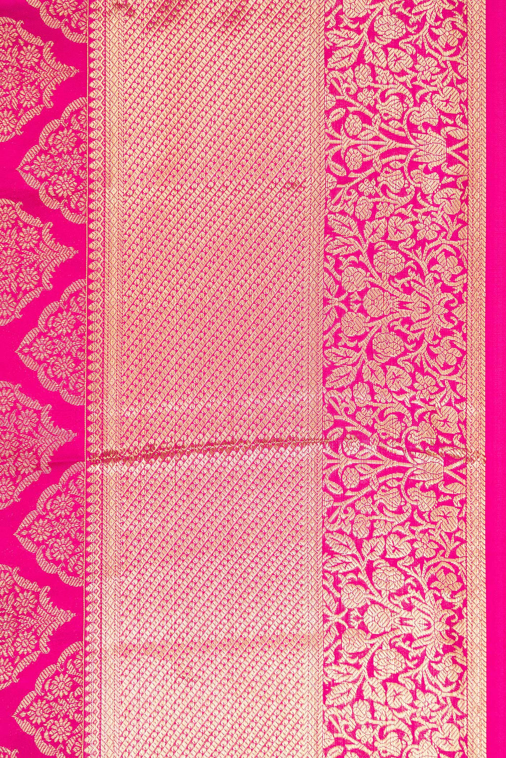 Border image of Pink Dual Tone Kanchipuram Silk Saree with Zari Brocade on the body and Zari Border. 