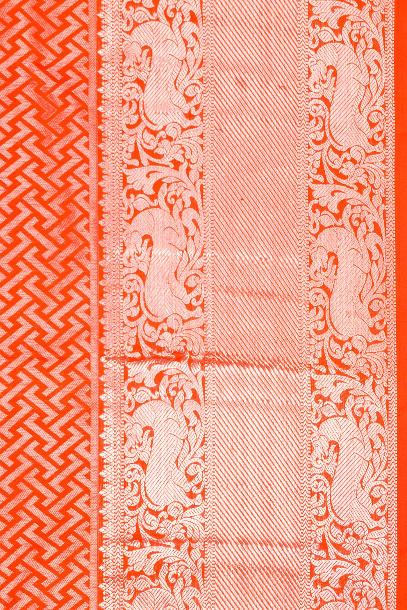 Border image of Orange Dual Tone Kanchipuram Silk Saree with Zari Brocade on the body and Zari Border. 