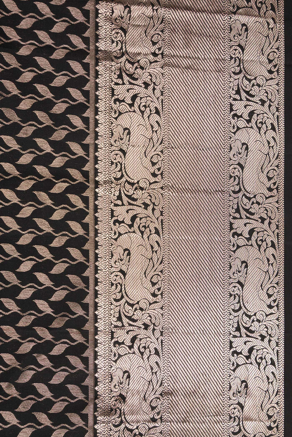 Border image of Black Dual Tone Kanchipuram Silk Saree with Zari Brocade on the body and Zari Border. 