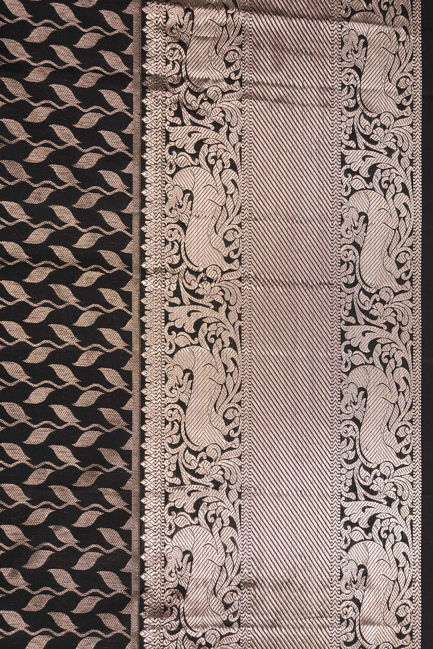 Border image of Black Dual Tone Kanchipuram Silk Saree with Zari Brocade on the body and Zari Border. 