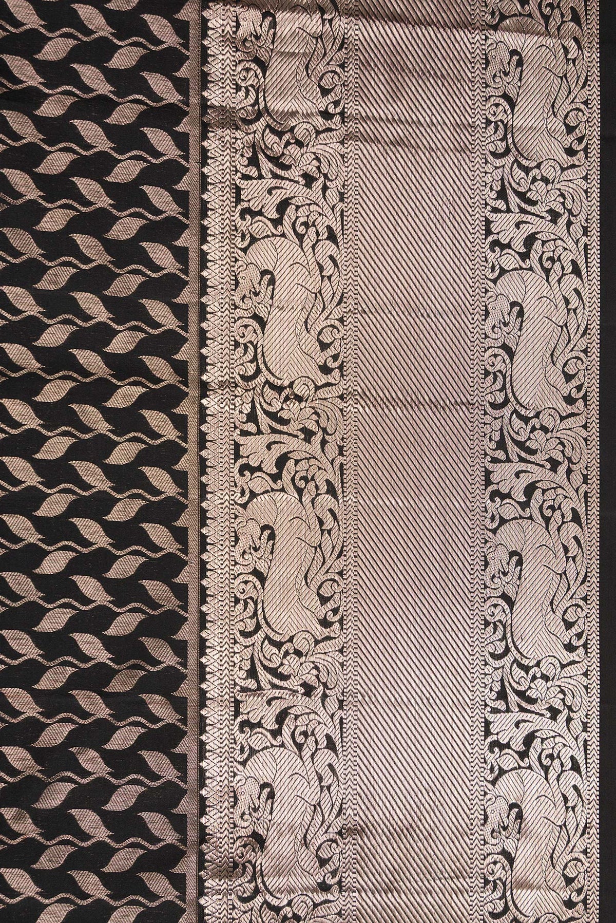 Border image of Black Dual Tone Kanchipuram Silk Saree with Zari Brocade on the body and Zari Border. 