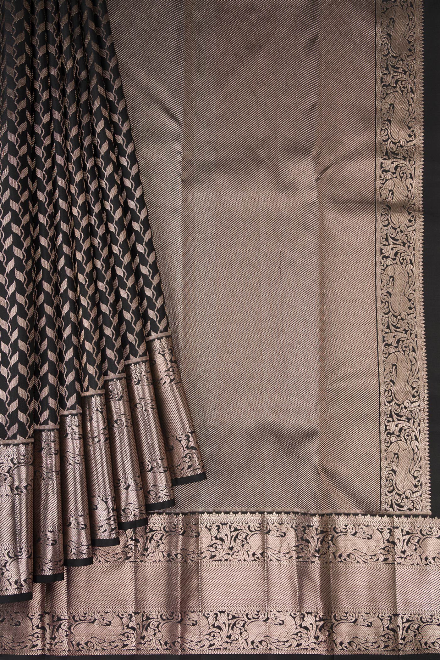 Pleats and pallu of Black Dual Tone Kanchipuram Silk Saree with Zari Brocade on the body and Zari Border. 
