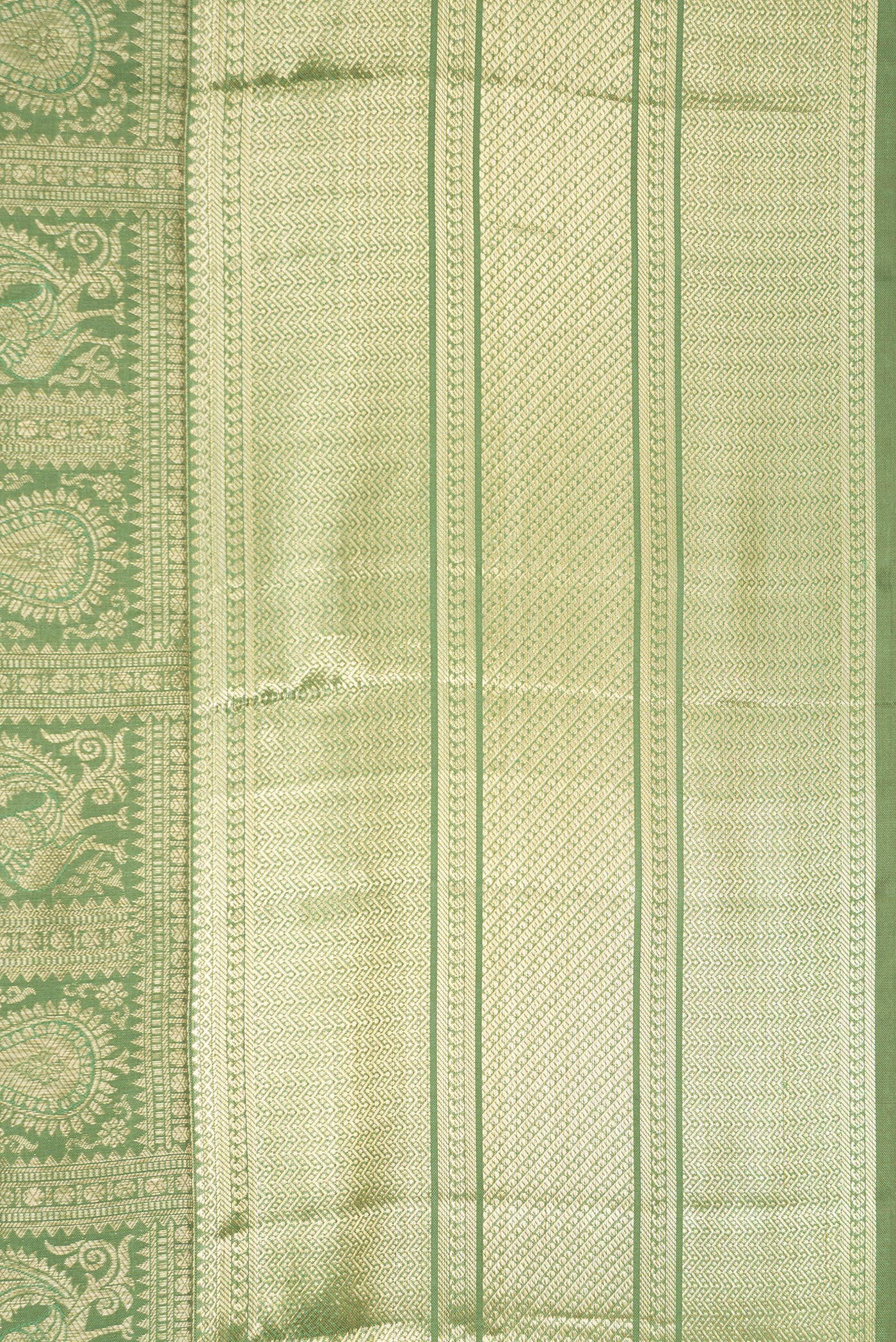 Border image of Pista Green Dual Tone Kanchipuram Silk Saree with Zari Brocade on the body and Zari Border. 