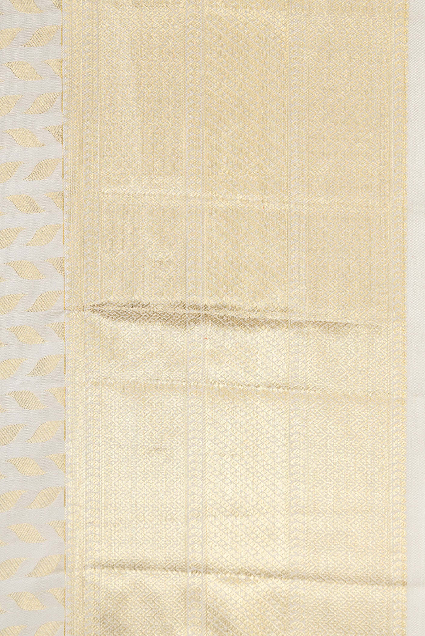 Border image of Off White Dual Tone Kanchipuram Silk Saree with Zari Brocade on the body and Zari Border. 