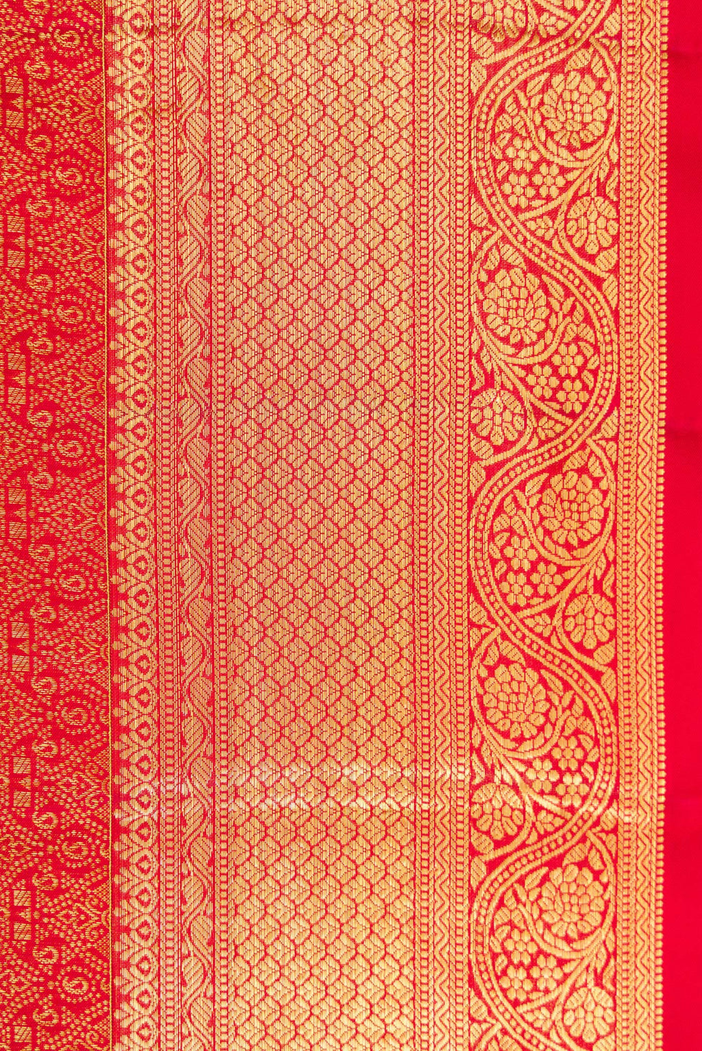 Border image of Red Dual Tone Kanchipuram Silk Saree with Zari Brocade on the body and Zari Border. 
