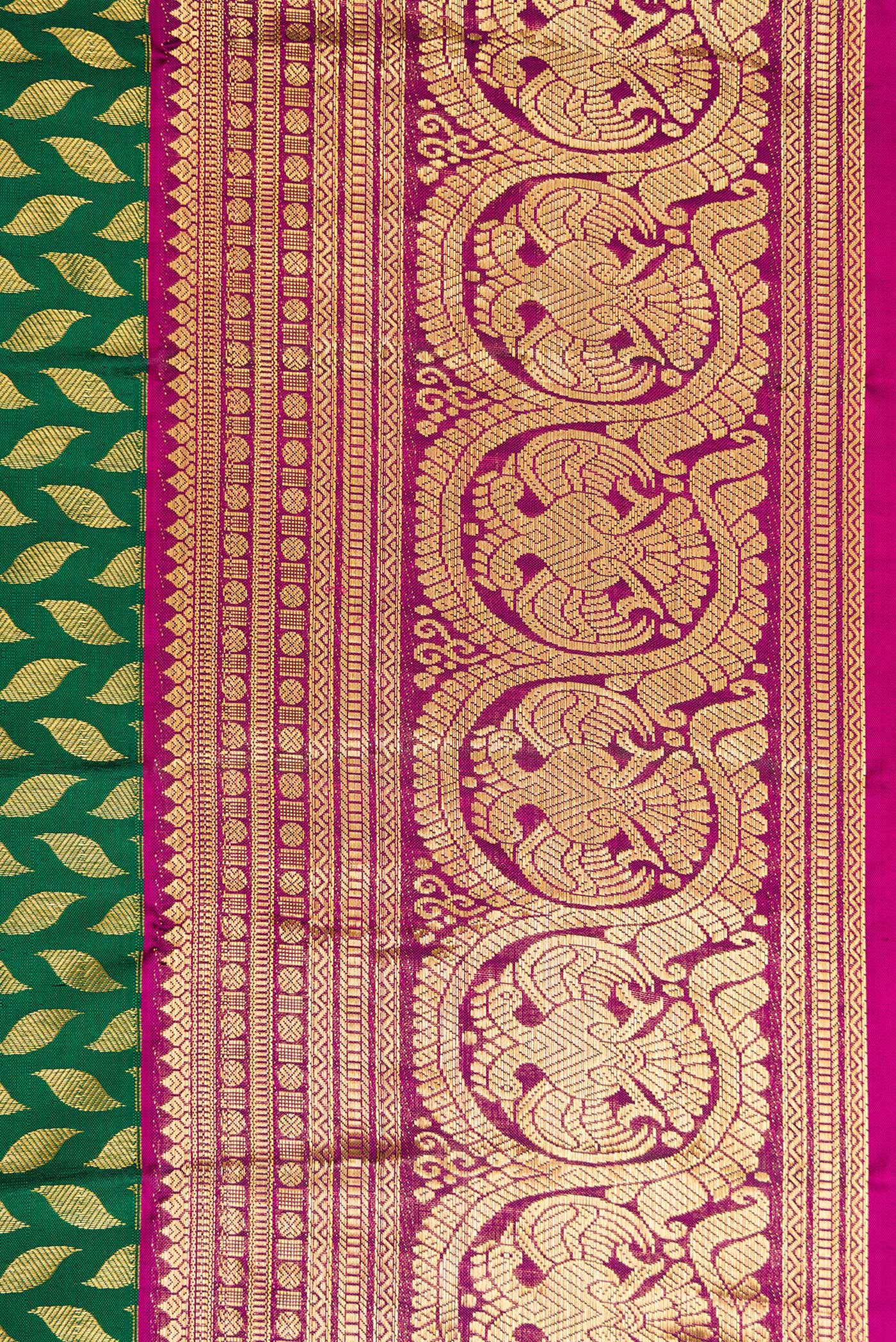 Border image of Bottle Green Dual Tone Kanchipuram Silk Saree with Zari Brocade on the body and Zari Border. 