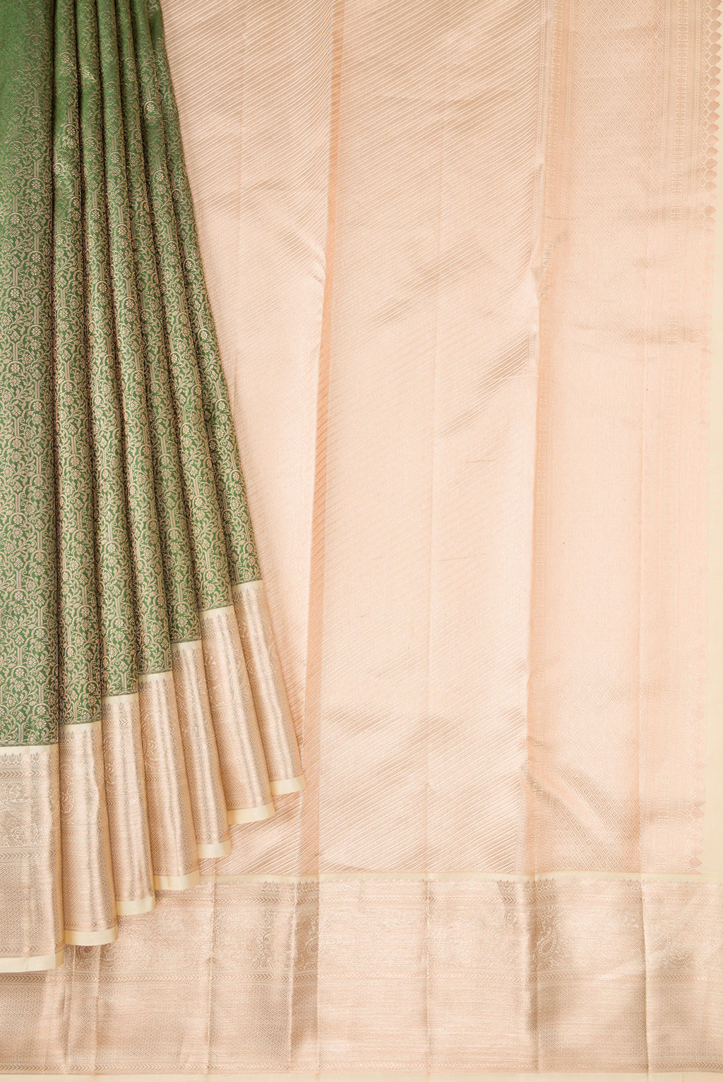 Pleats and pallu of Mehandi Green Dual Tone Kanchipuram Silk Saree with Zari Brocade on the body and Zari Border. 