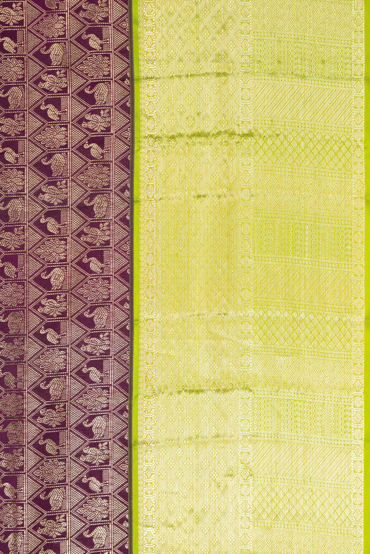 Border image of Magenta Dual Tone Kanchipuram Silk Saree with Zari Brocade on the body and Zari Border. 