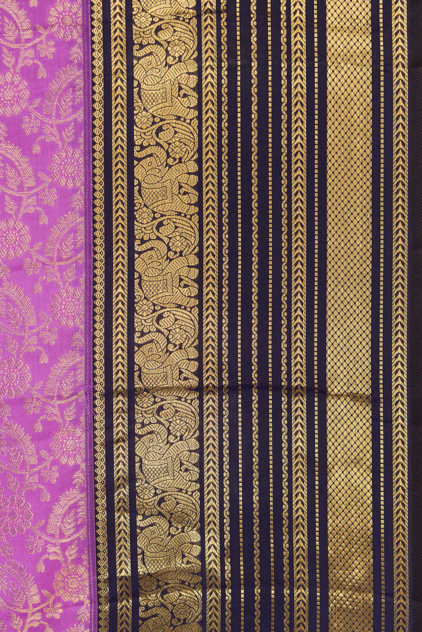 Border image of Lavender Dual Tone Kanchipuram Silk Saree with Zari Brocade on the body and Zari Border. 