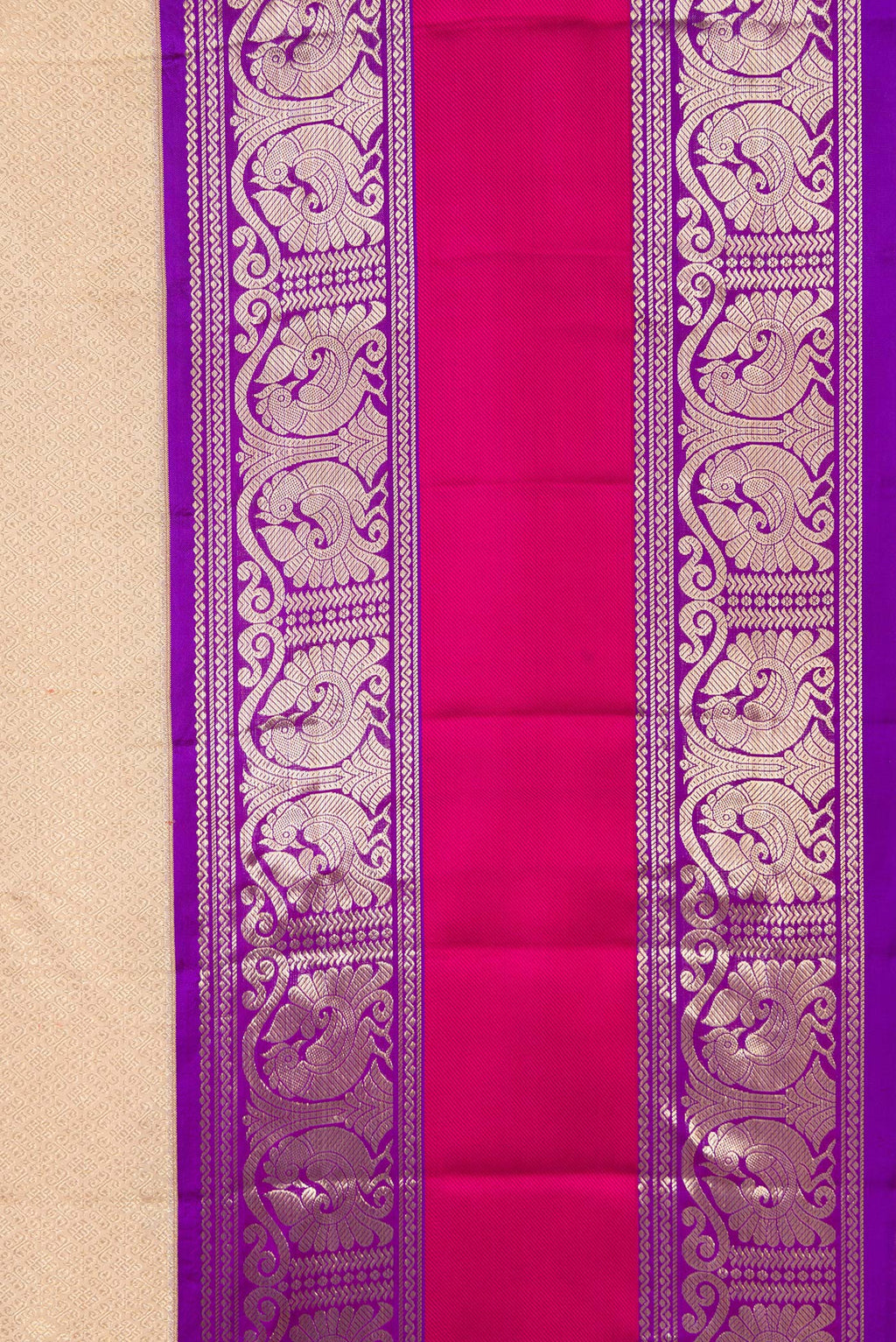 Border image of Beige Dual Tone Kanchipuram Silk Saree with Zari Brocade on the body and Zari Border. 