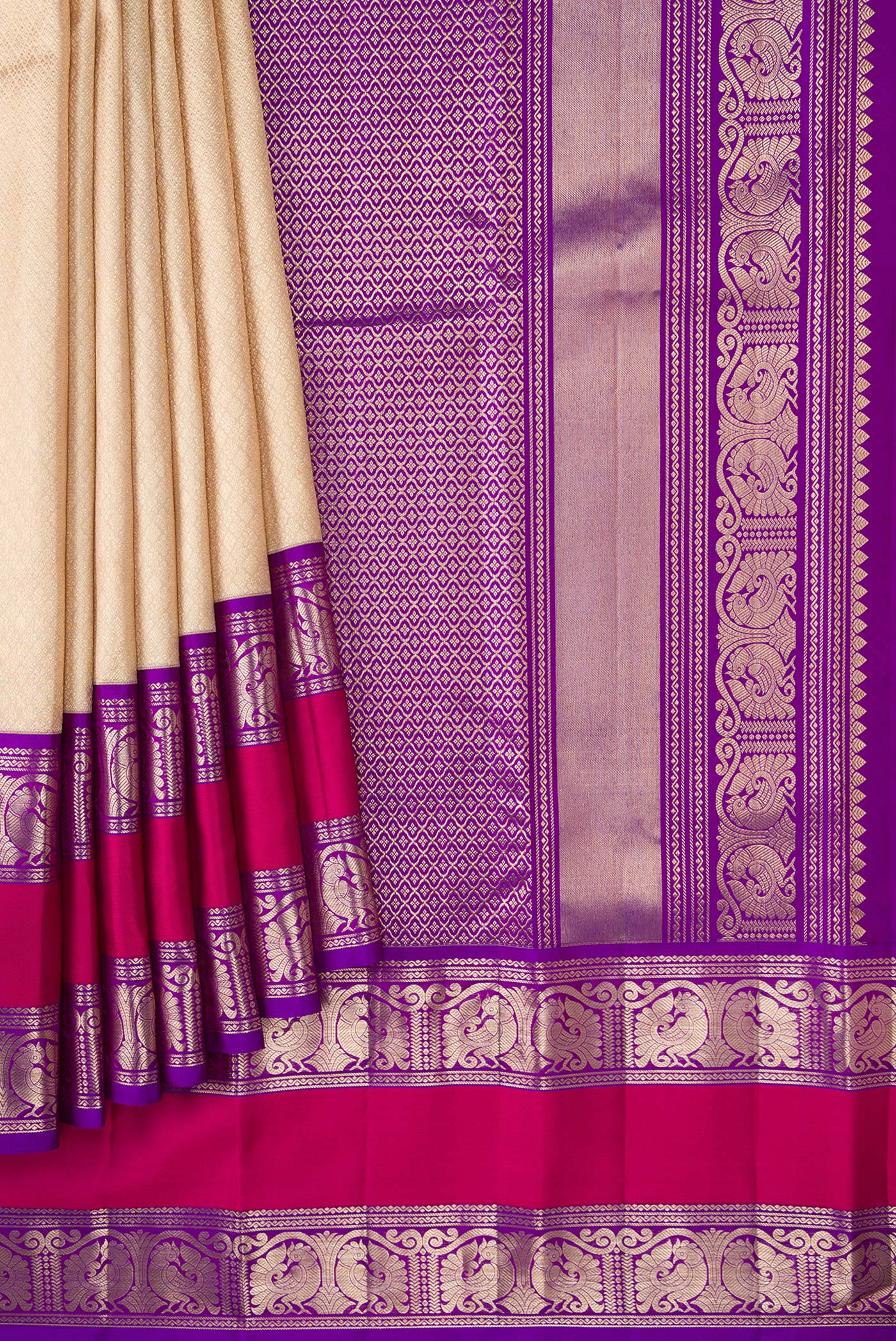 Pleats and pallu of Beige Dual Tone Kanchipuram Silk Saree with Zari Brocade on the body and Zari Border. 