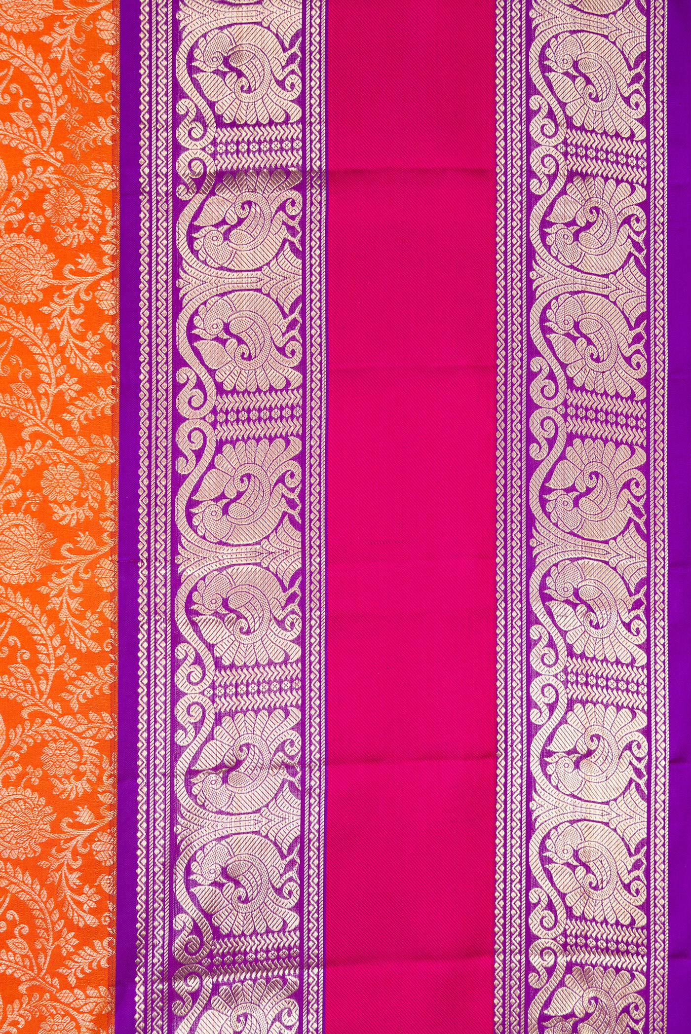 Border image of Orange Dual Tone Kanchipuram Silk Saree with Zari Brocade on the body and Zari Border. 