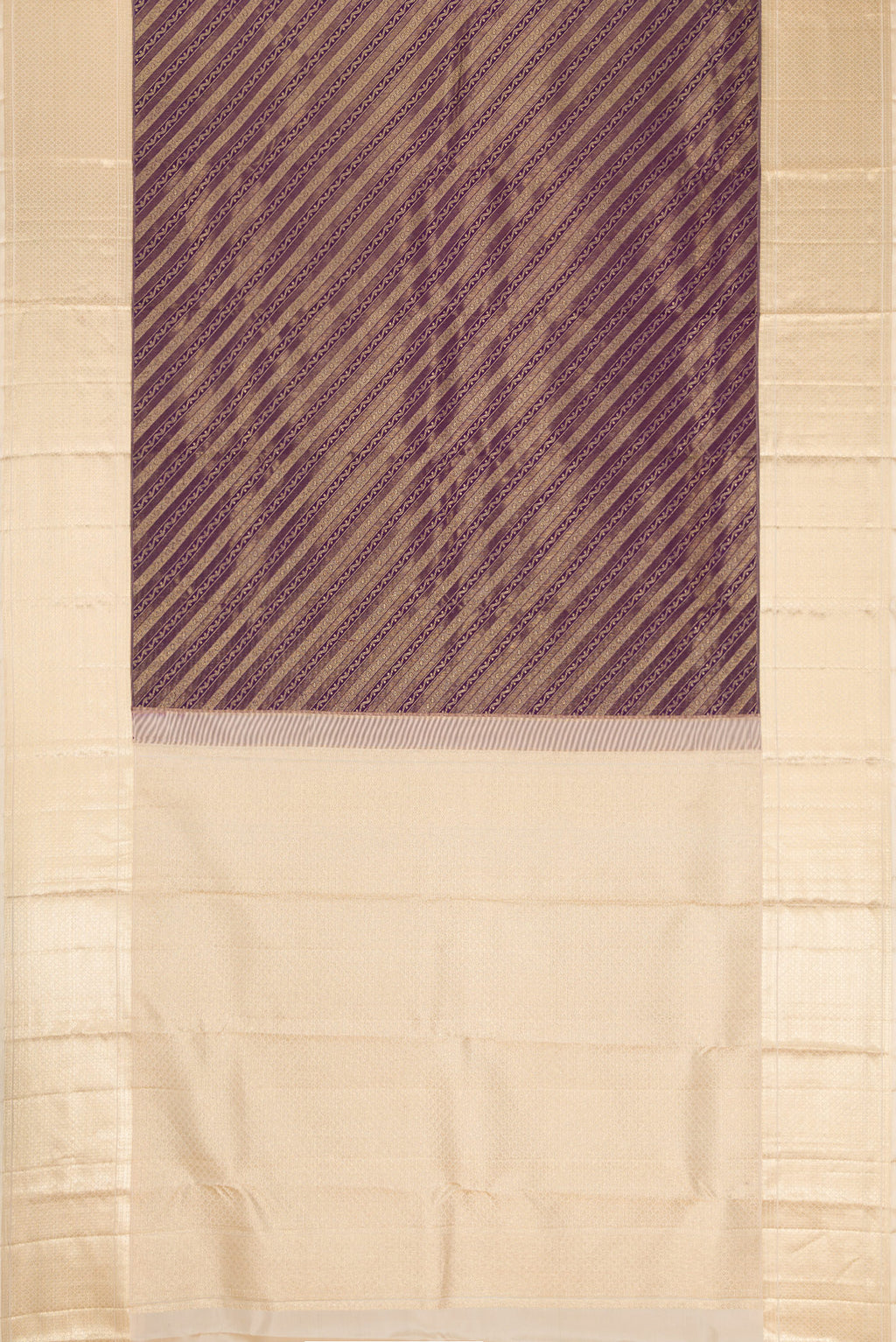 Flat view of Purple Dual Tone Kanchipuram Silk Saree with Zari Brocade on the body and Zari Border. 