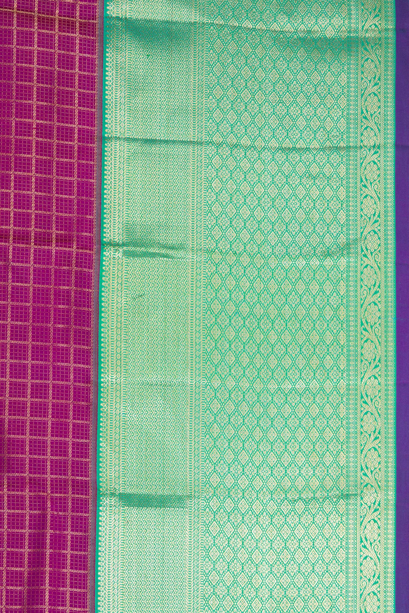 Border image of Purple Dual Tone Kanchipuram Silk Saree with Zari Brocade on the body and Zari Border. 
