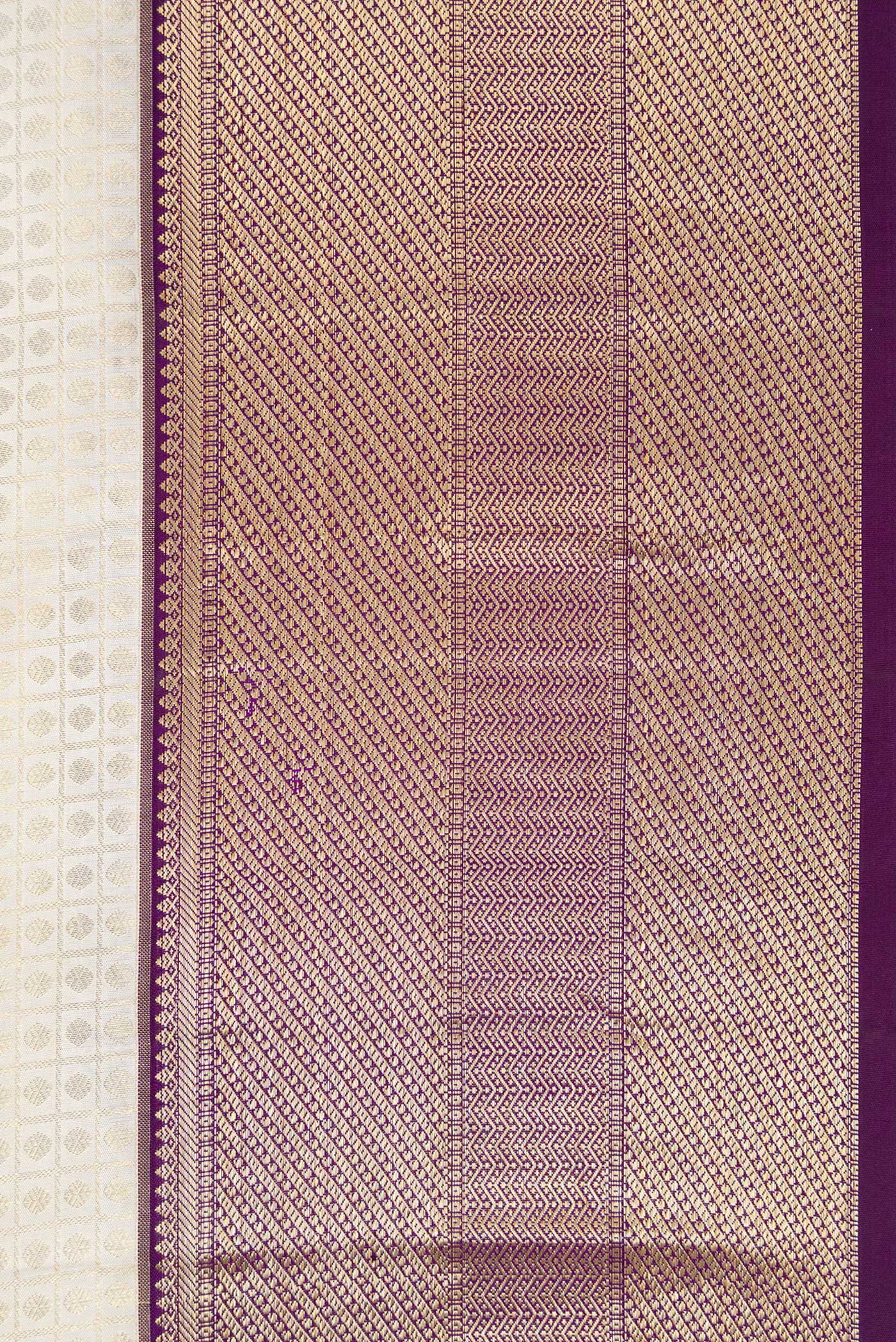 Border image of Off White Dual Tone Kanchipuram Silk Saree with Zari Brocade on the body and Zari Border. 