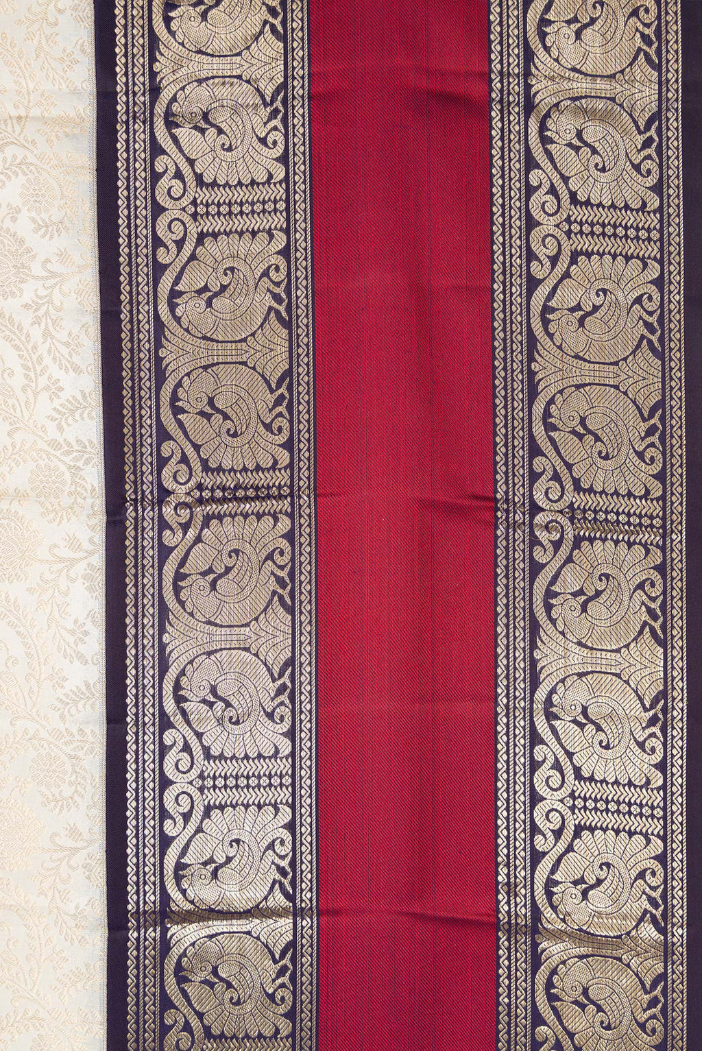 Border image of Off White Dual Tone Kanchipuram Silk Saree with Zari Brocade on the body and Zari Border. 