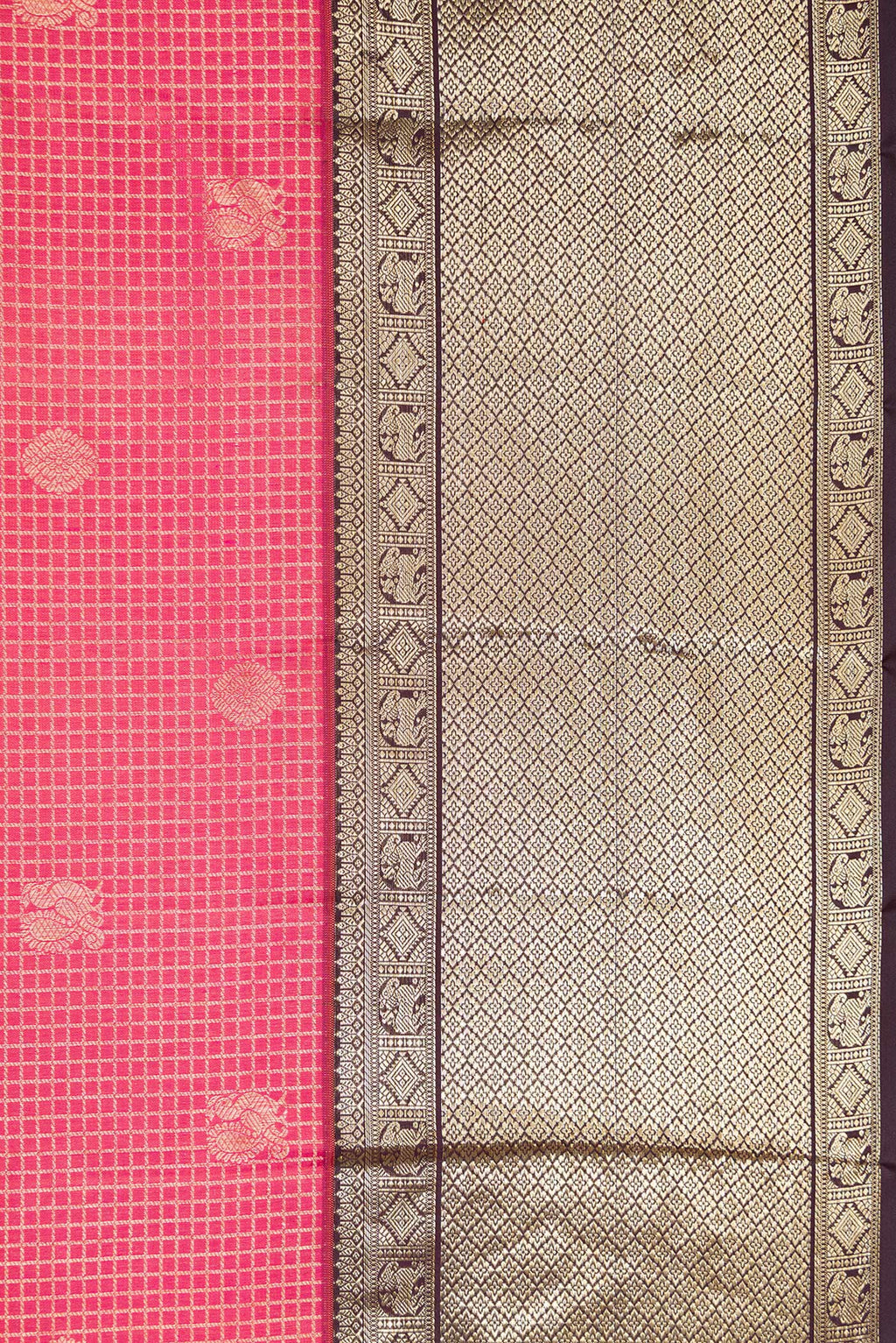 Border image of Pink Dual Tone Kanchipuram Silk Saree with Checked design on the body and Zari Border. 