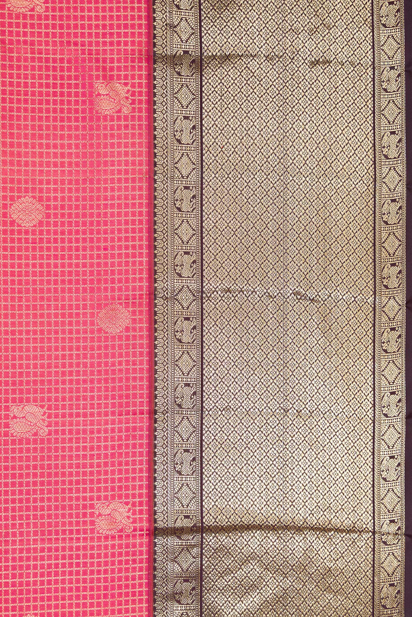 Border image of Pink Dual Tone Kanchipuram Silk Saree with Checked design on the body and Zari Border. 