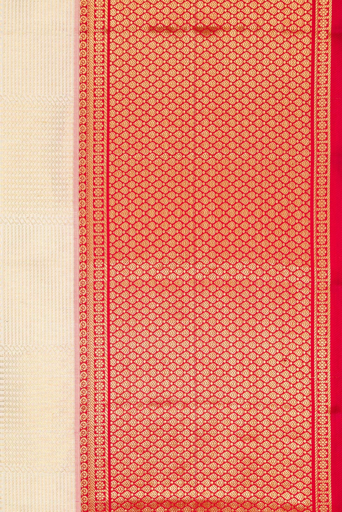 Border image of Off White Dual Tone Kanchipuram Silk Saree with Zari Brocade on the body and Zari Border. 