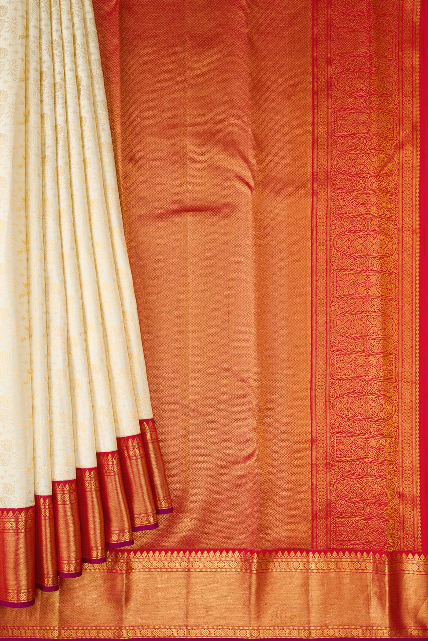 Pleats and pallu of Off White Dual Tone Kanjivaram Silk Saree with Zari Brocade on the body and Zari Border. 