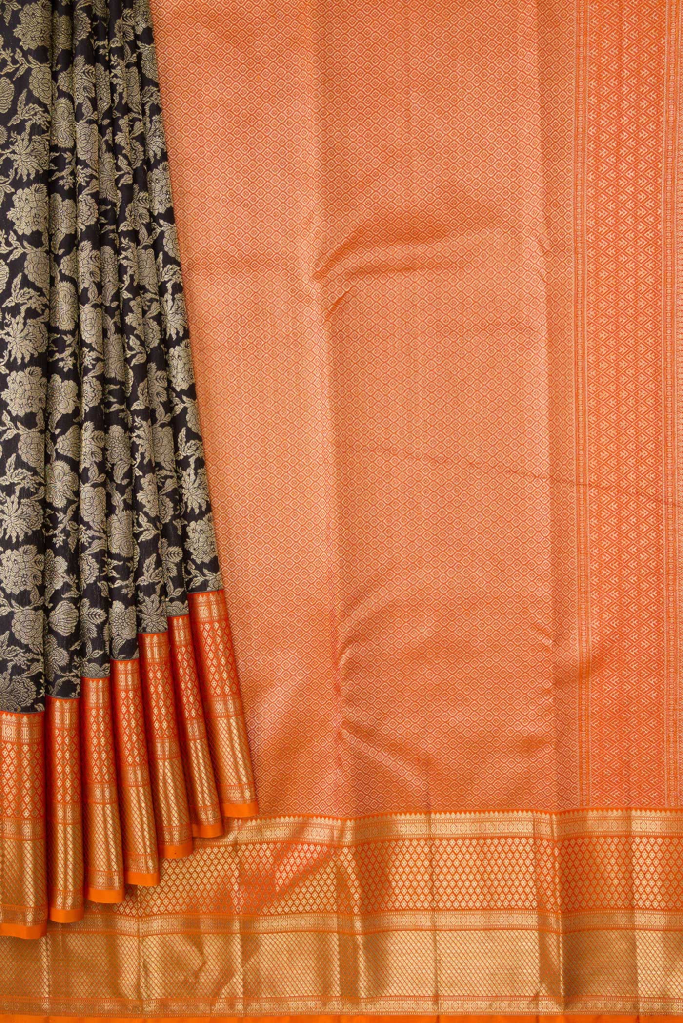 Pleats and pallu of Black Dual Tone Kanjivaram Silk Saree with Zari Brocade on the body and Zari Border. 