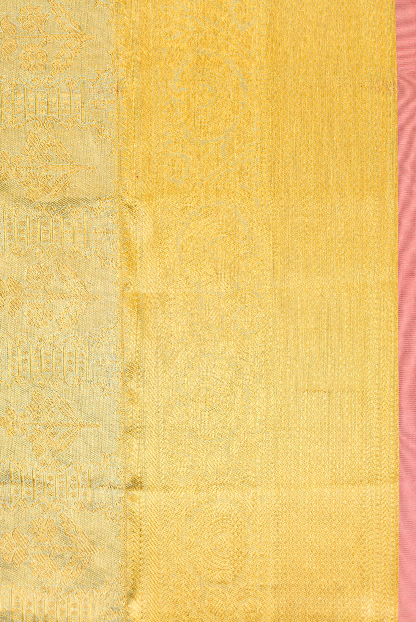 Border image of Pista Green Dual Tone Kanchipuram Tissue Silk Saree with Zari Brocade on the body and Zari Border. 