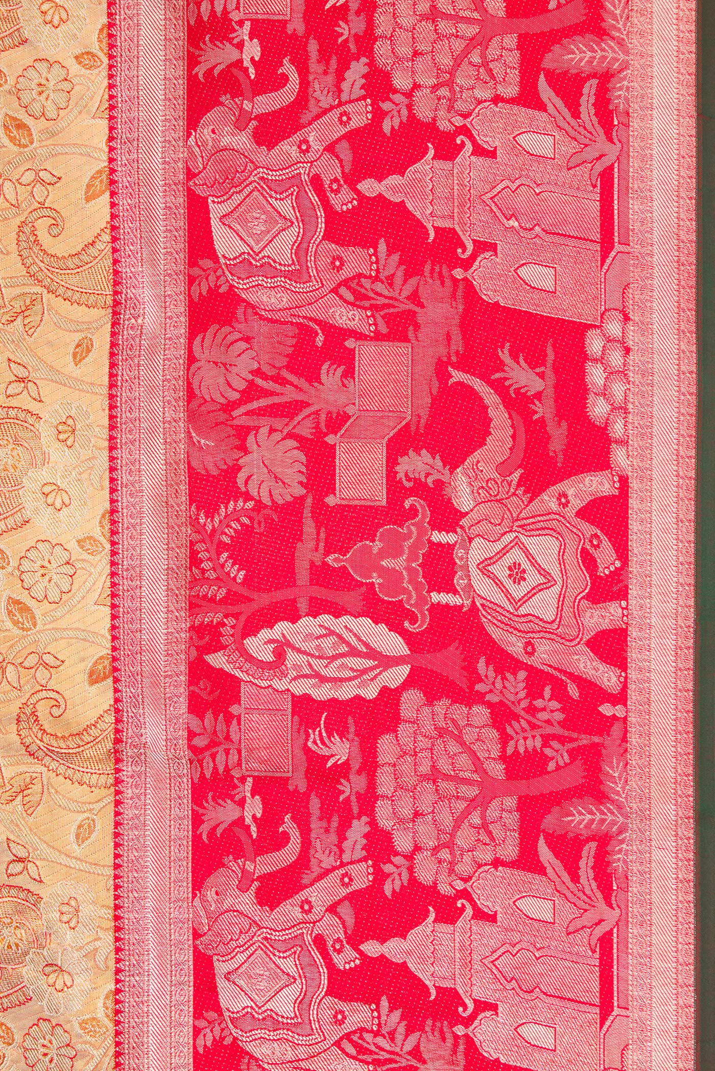Border image of Gold Dual Tone Kanjivaram Tissue Silk Saree with Zari Brocade on the body and Fancy Border. 