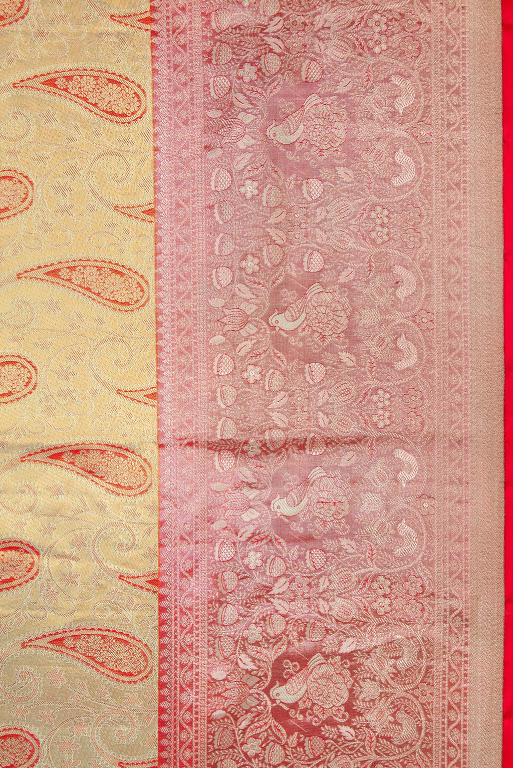 Border image of Pista Green Dual Tone Kanjivaram Tissue Silk Saree with Zari Brocade on the body and Zari Border. 