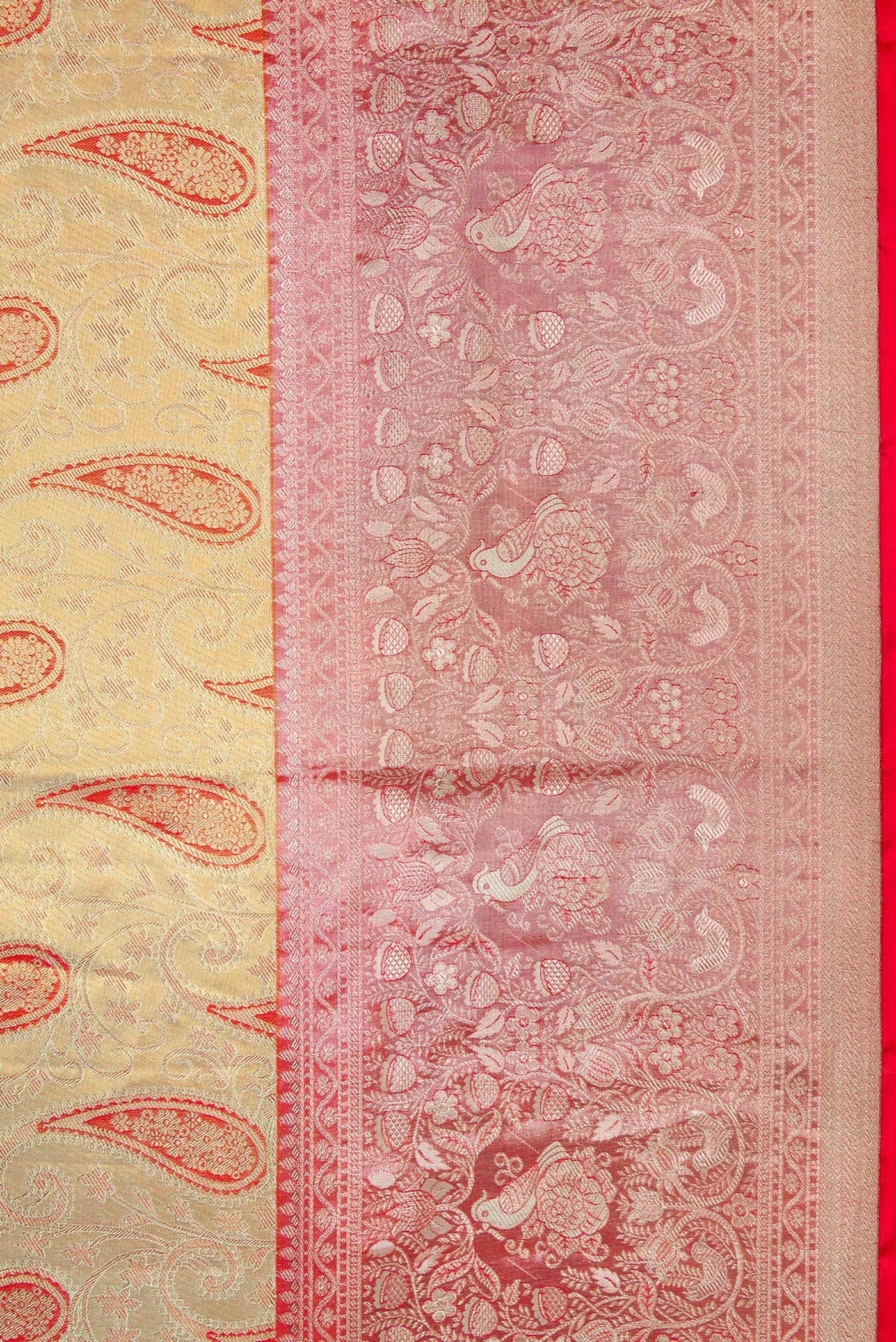 Border image of Pista Green Dual Tone Kanjivaram Tissue Silk Saree with Zari Brocade on the body and Zari Border. 