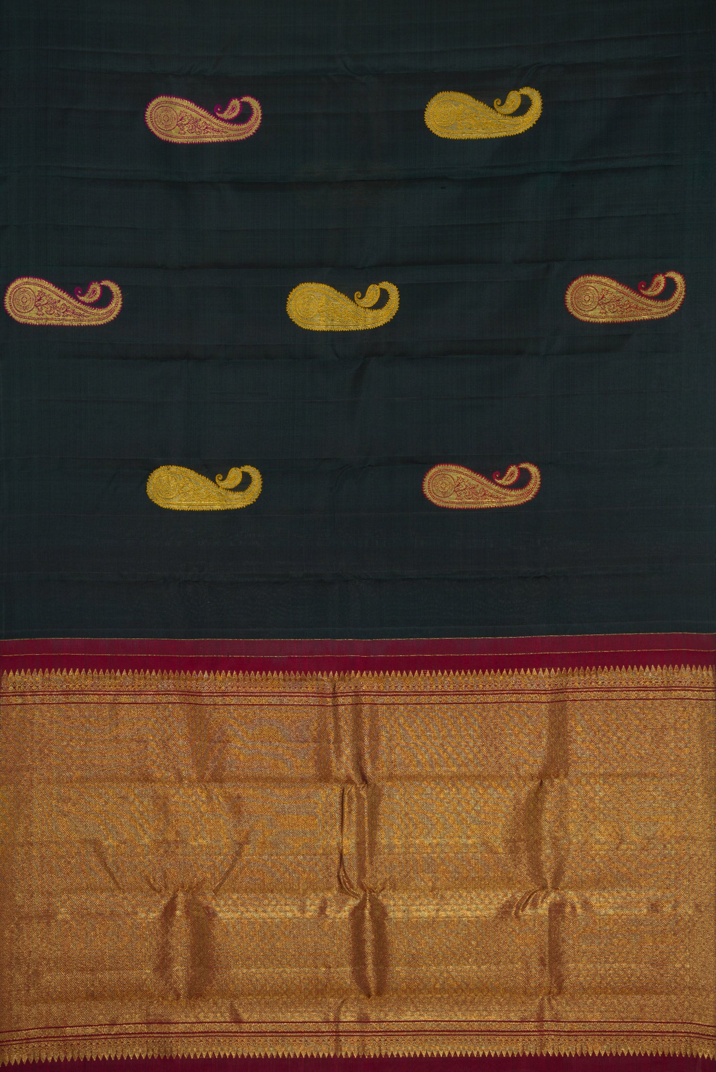 Flat view of Bottle Green Dual Tone Kanchipuram Silk Saree with Zari And Thread Butta on the body and Without Border. 