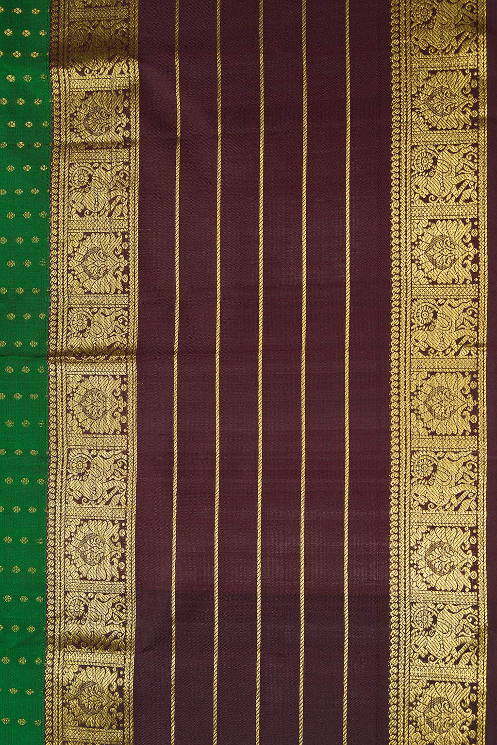 Border image of Bottle Green Dual Tone Kanchipuram Silk Saree with Stripes on the body and Zari Border. 