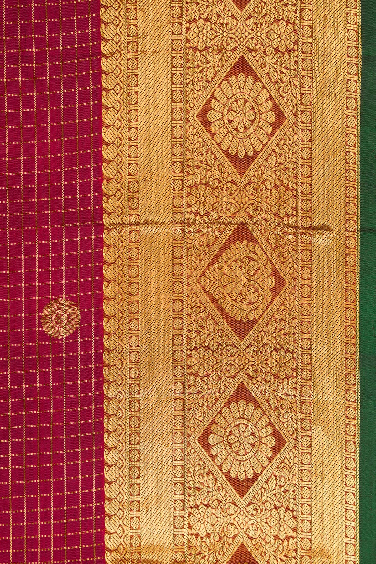 Border image of Maroon Dual Tone Kanjivaram Silk Saree with Checked design on the body and Zari Border. 