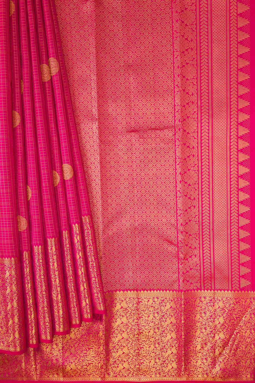 Pleats and pallu of Pink Dual Tone Kanjivaram Silk Saree with Checked design on the body and Fancy Border. 