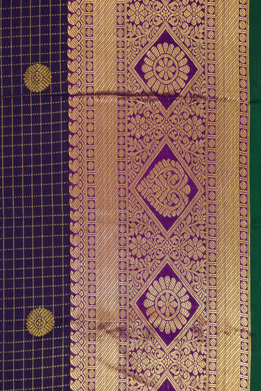 Border image of Navy Blue Dual Tone Kanjivaram Silk Saree with Checked design on the body and Zari Border. 