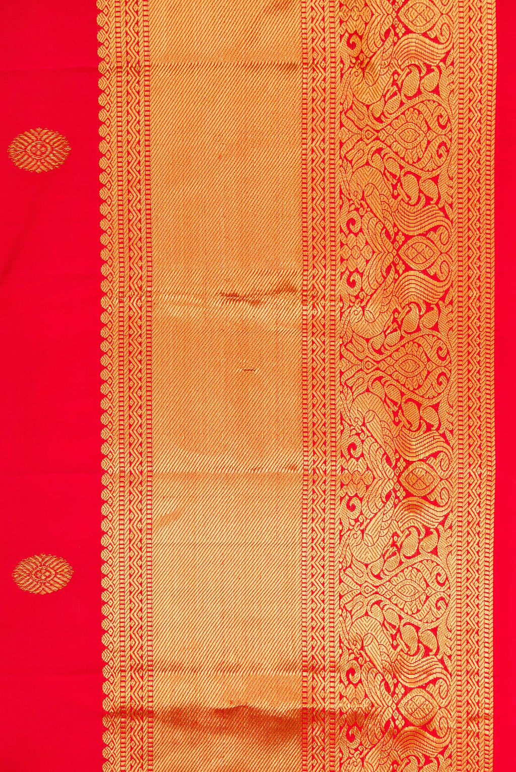 Border image of Red Dual Tone Kanchipuram Silk Saree with Zari Butta on the body and Zari Border. 