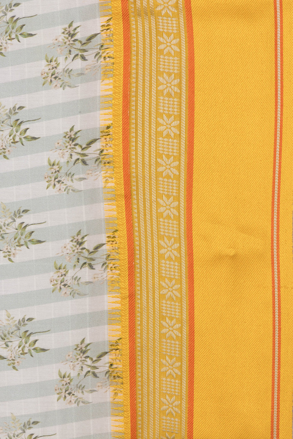 Border image of Green Dual Tone Chanderi Silk Saree with Printed design on the body and Zari And Thread Border. 